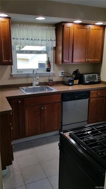 854 Ohio Ave, North Tonawanda, NY 14120 - photo 2