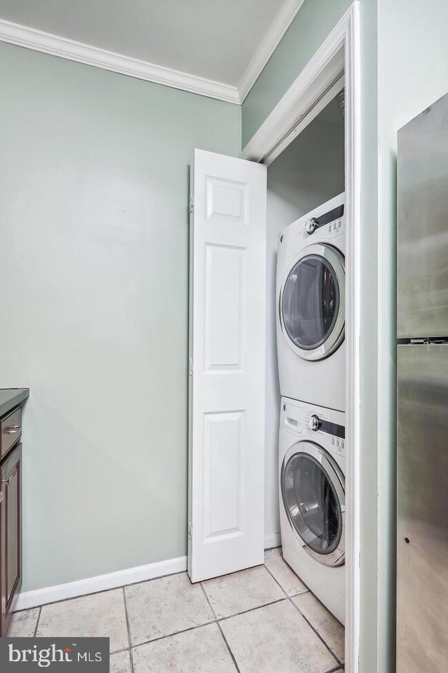 10811 Hampton Mill Terrace unit 518 (210 ON DOOR), Rockville, MD 20852 - photo 7