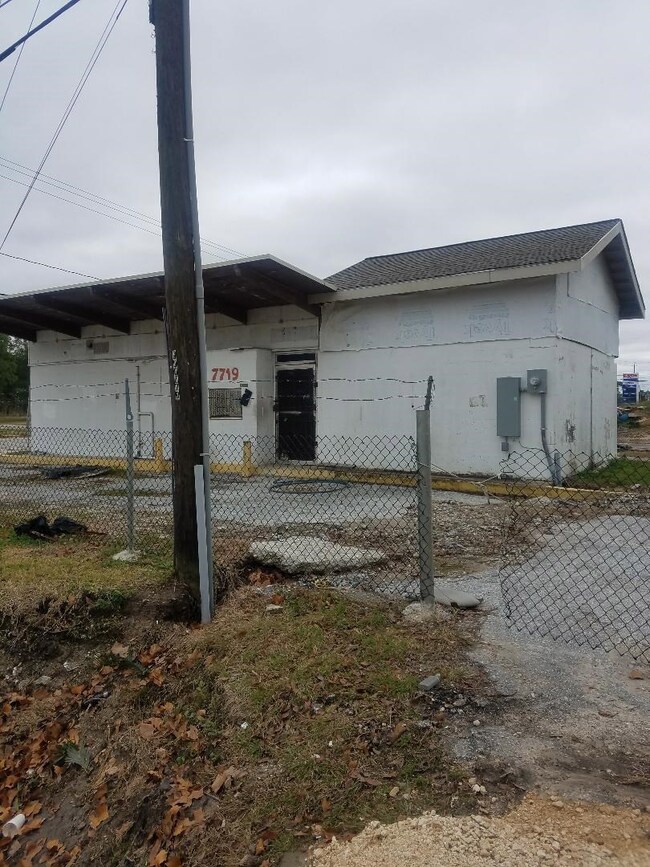 7719 Homestead Rd, Houston, TX 77028 - photo 5