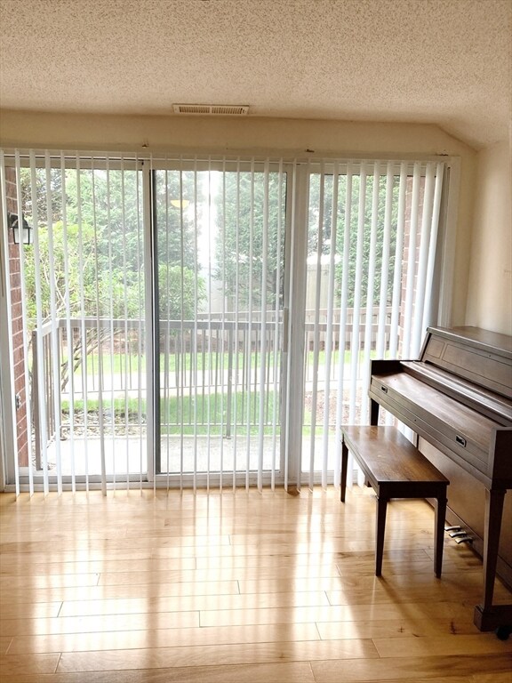 Parkway Plaza South unit 115, Medford, MA 02155 - photo 2