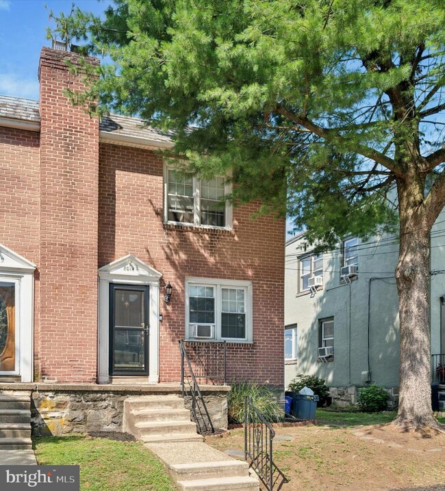 8014 Arlington Ave, Upper Darby, PA 19082 - photo 2