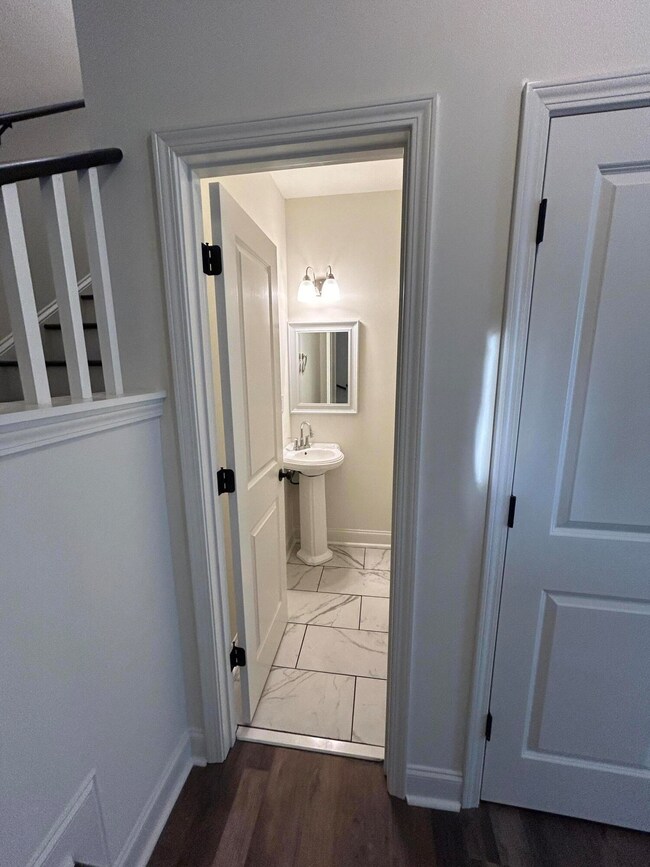 4 Fourth Pic DS Hall bath