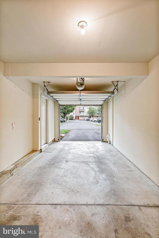 6780 Pioneer Dr unit 10DR, MacUngie, PA 18062 - photo 2