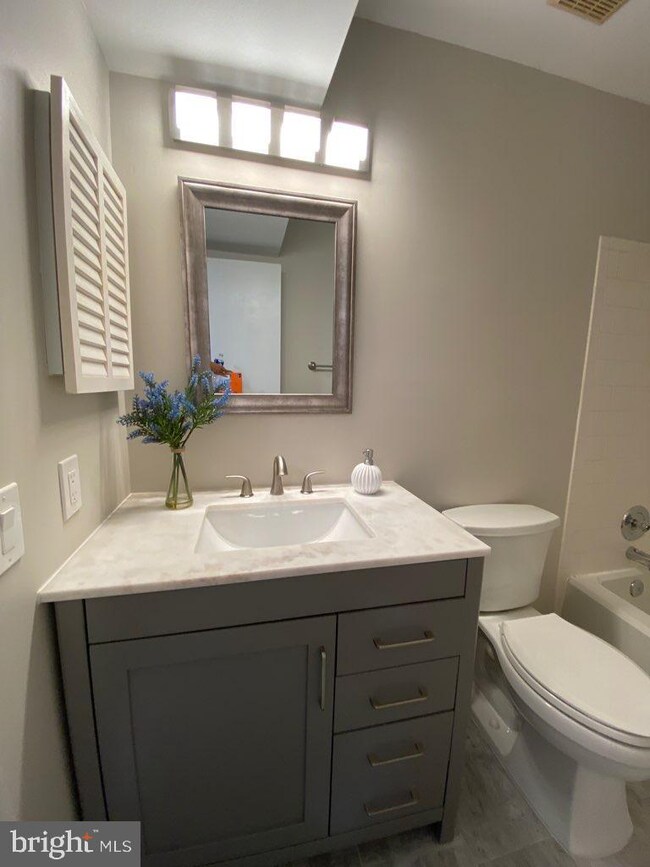 20249 Shipley Terrace unit 5-C-302, Germantown, MD 20874 - photo 5