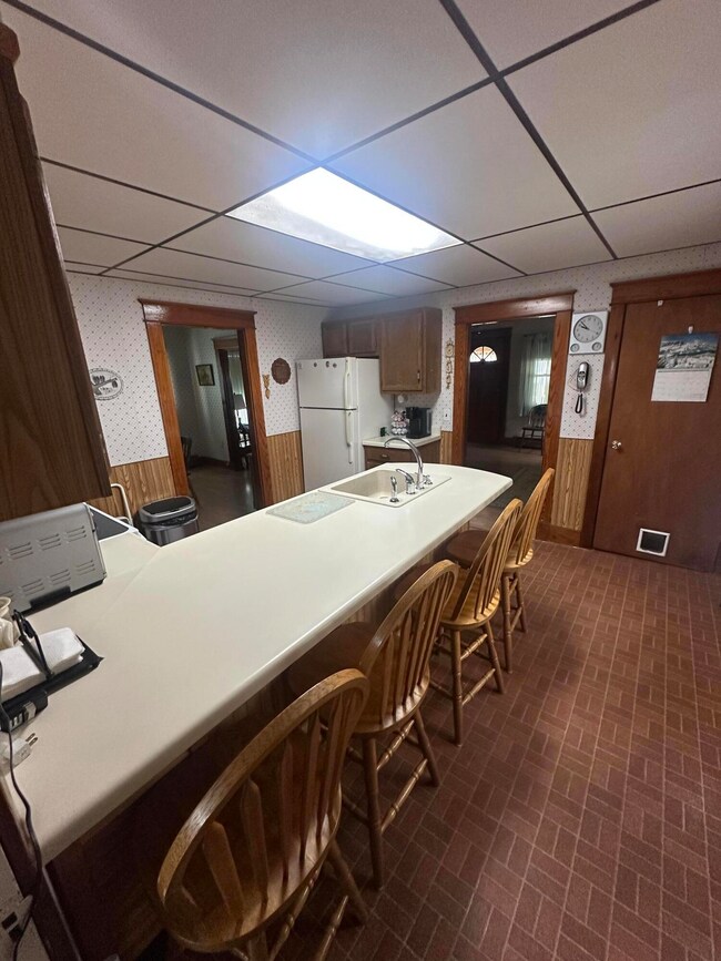 20 Pine St, East Millinocket, ME 04430 - photo 4