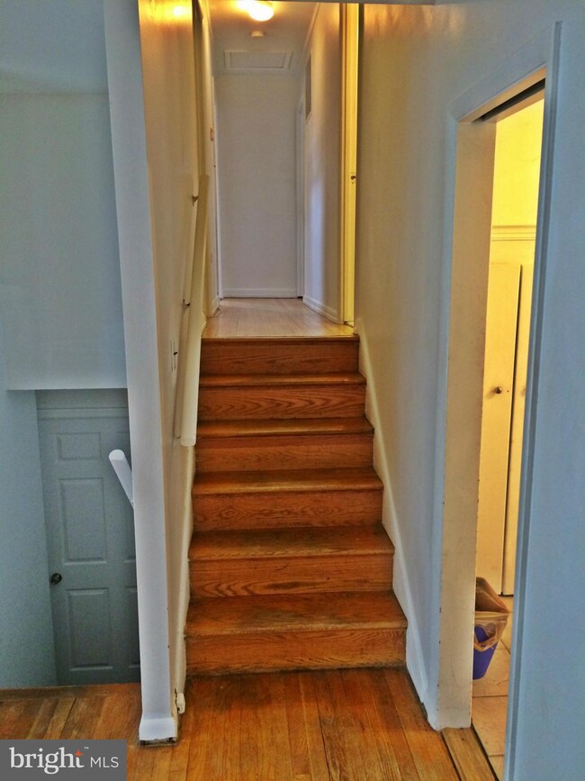 1426 Shady Glen Dr, District Heights, MD 20747 - photo 2