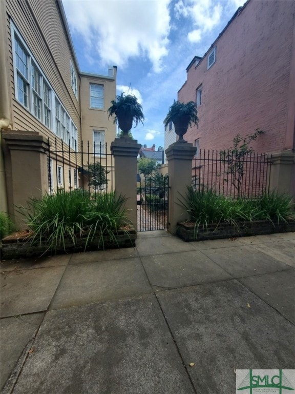208 E Jones St unit 8, Savannah, GA 31401 - photo 4