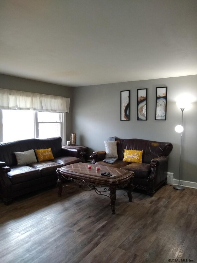 38 Joelson Ct, Albany, NY 12209 - photo 2