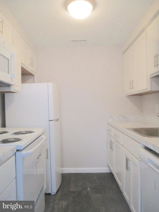 544 Glen Ct unit 31D, Glen Burnie, MD 21061 - photo 7