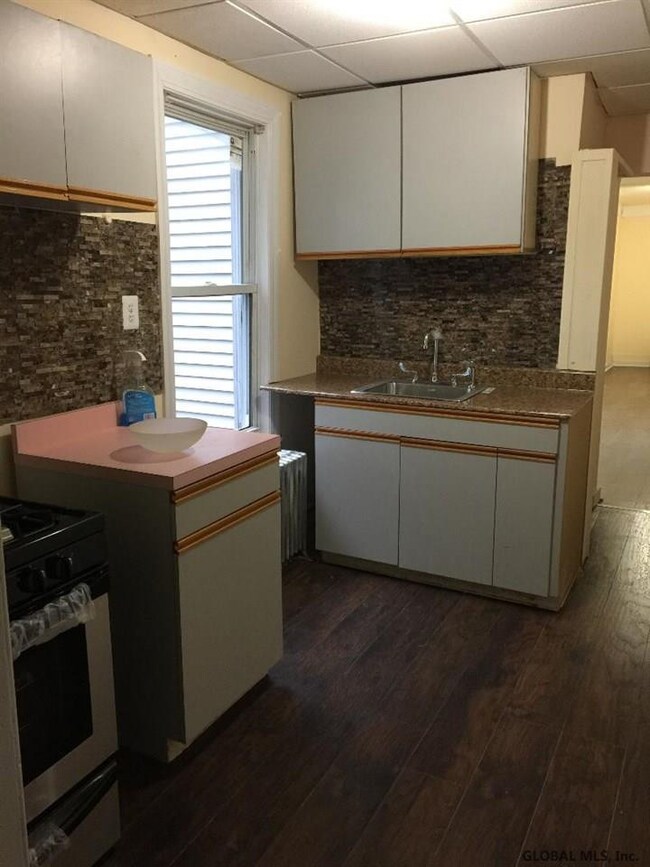 496 Washington Ave, Albany, NY 12203 - photo 4