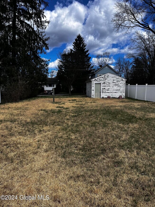 16 Mason St, Glens Falls, NY 12801 - photo 3