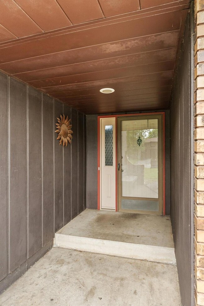 8922 Mathews St, Crown Point, IN 46307 - photo 4