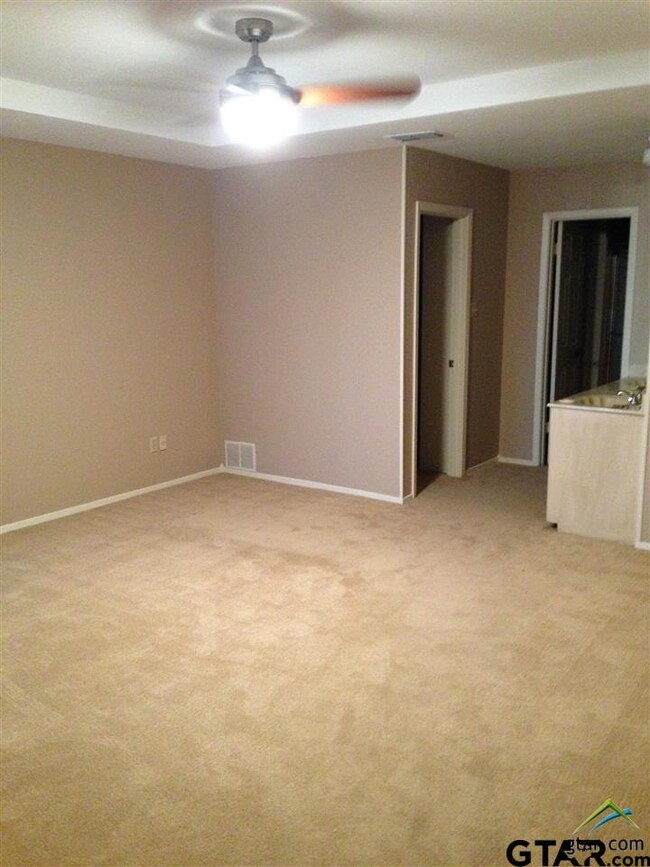 1602 1602 Timber Creek Dr, Tyler, TX 75703 - photo 2