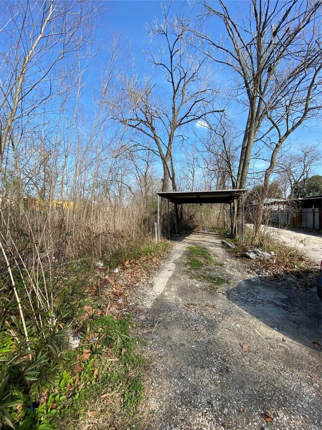 11738 Aldine Westfield Rd, Houston, TX 77093 - photo 4