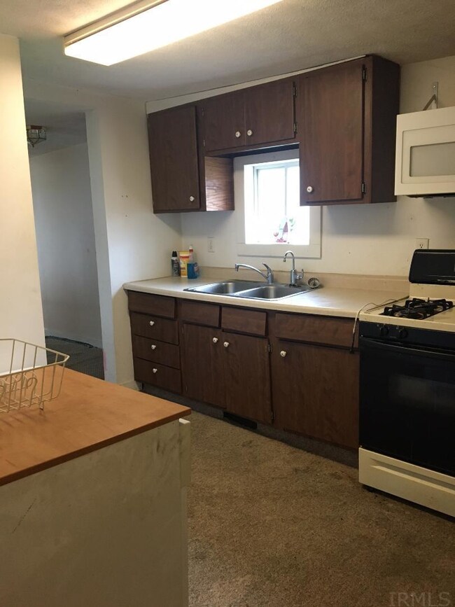 206 N Franklin St, Mentone, IN 46539 - photo 5