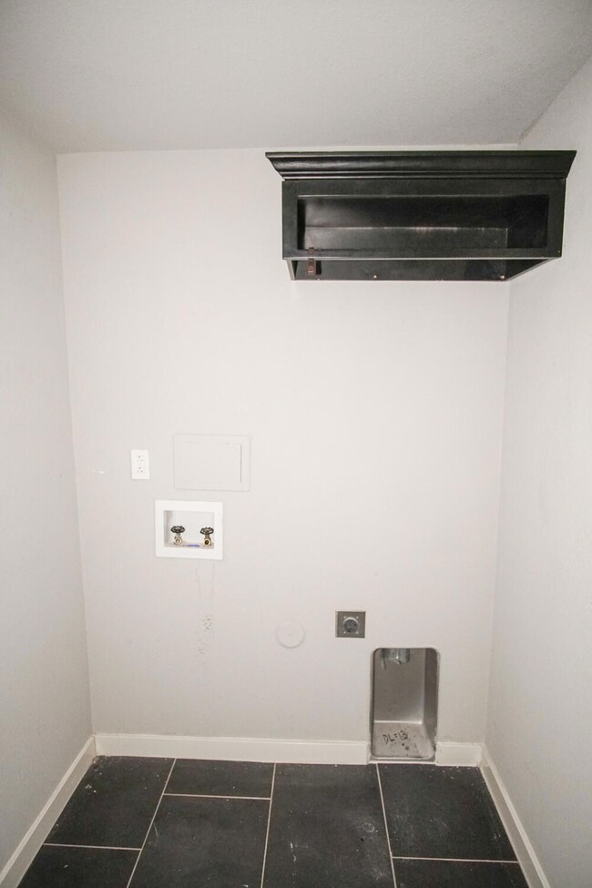 937 Penrith St, El Paso, TX 79928 - photo 4