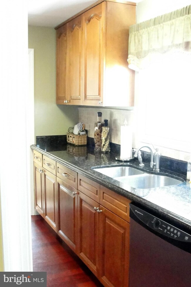 8424 Cove Rd, Dundalk, MD 21222 - photo 7