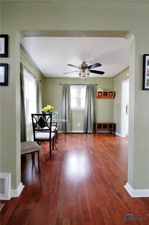 919 Waybridge Rd, Toledo, OH 43612 - photo 6