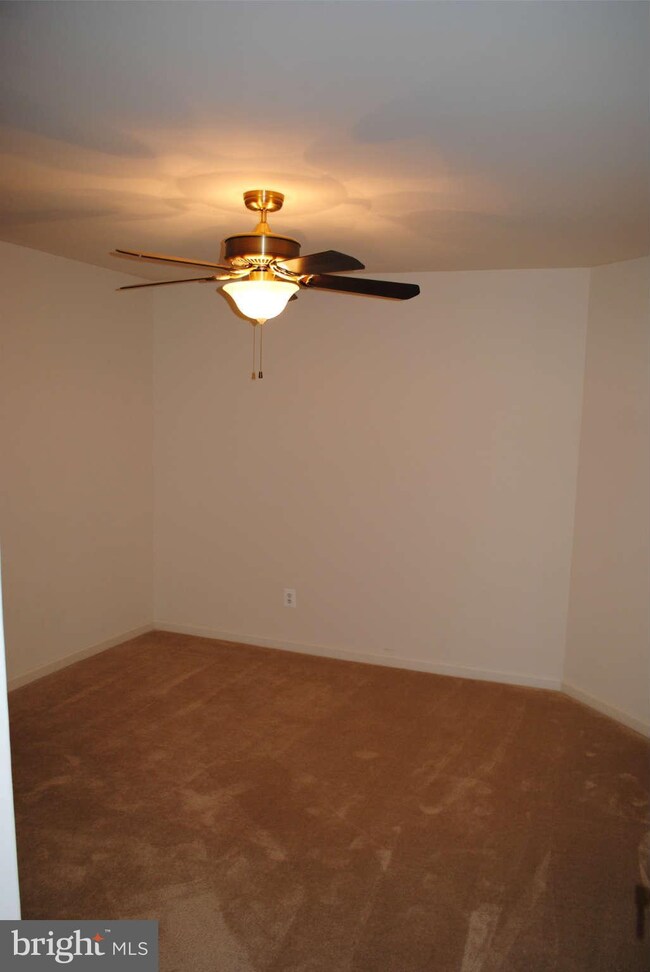 6698 Stream View Ln, Warrenton, VA 20187 - photo 5