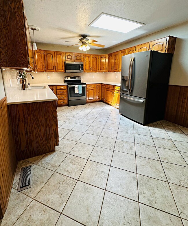 925 NW 2nd St, Washington, IN 47501 - photo 7