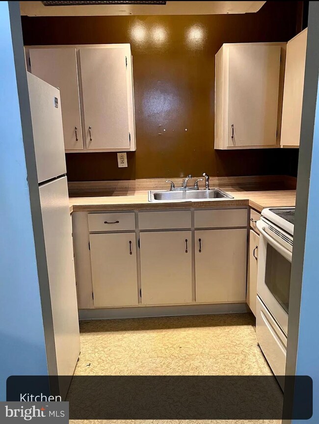 100 E Glenolden Ave unit U6, Glenolden, PA 19036 - photo 6