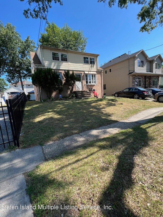 Welcome to 453 Netherland Ave!