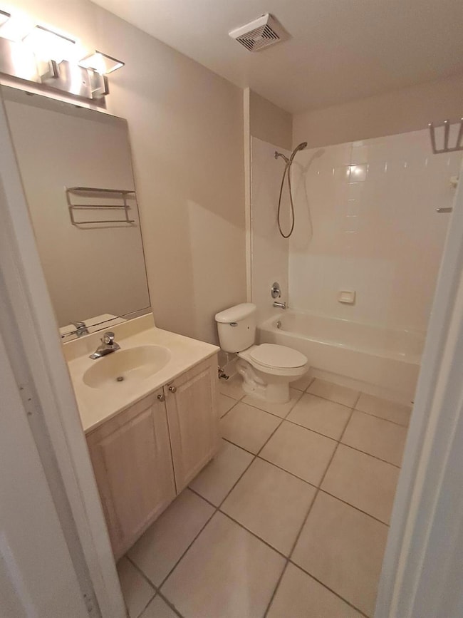 2100 Greenview Shores Blvd unit 510, Wellington, FL 33414 - photo 4