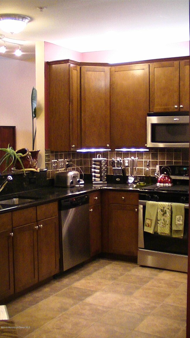 904 Abby Rd unit 904, Middletown, NJ 07748 - photo 5