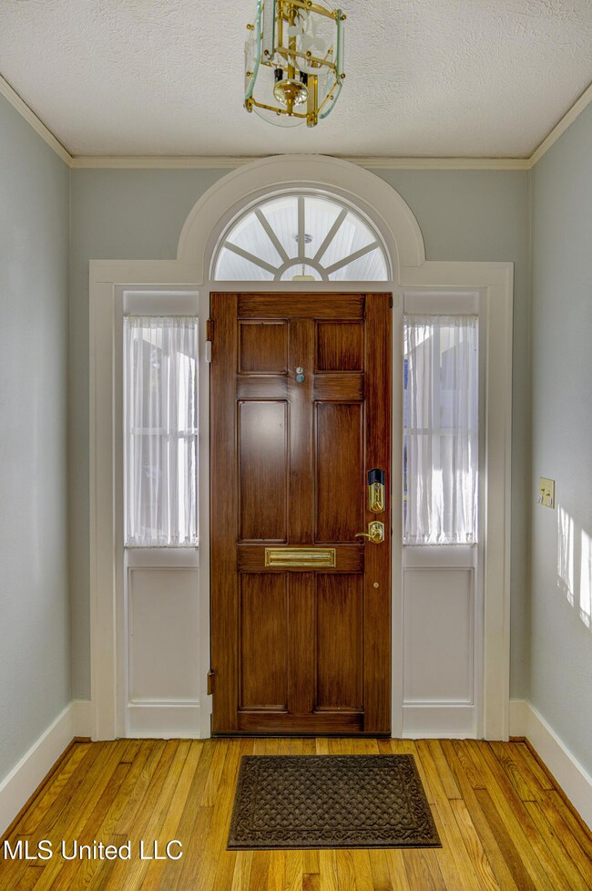 2203 Wilson St, Vicksburg, MS 39180 - photo 3