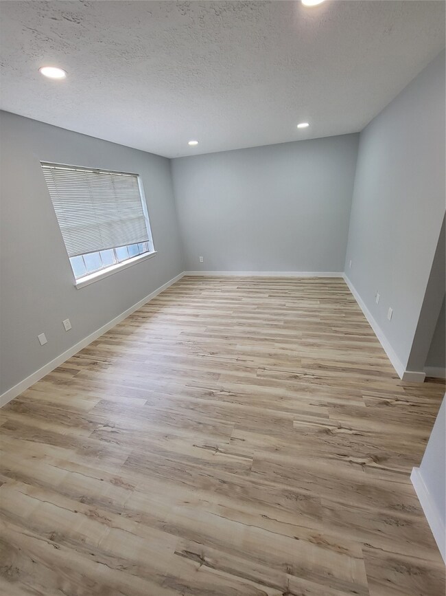 3928 Laura Leigh Unit 3526 Dr unit 3526, Friendswood, TX 77546 - photo 4