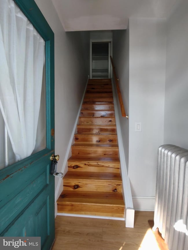 400 S 9th St unit 2ND FL, Perkasie, PA 18944 - photo 3