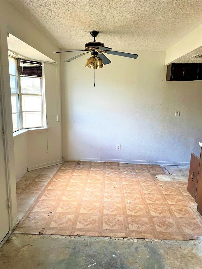 2531 Woodsdale Blvd, Houston, TX 77038 - photo 7