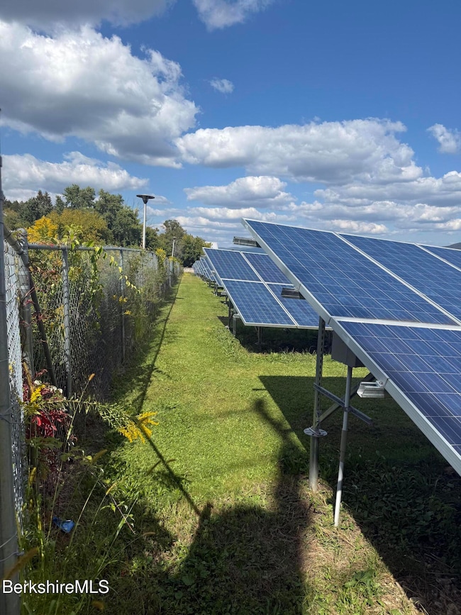 889 Holmes Rd, Pittsfield, MA 01201 - photo 4