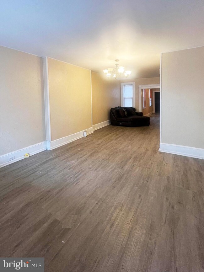 819 Mulberry St, Reading, PA 19604 - photo 2