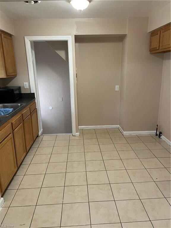 18505 Maple Heights Blvd, Maple Heights, OH 44137 - photo 2