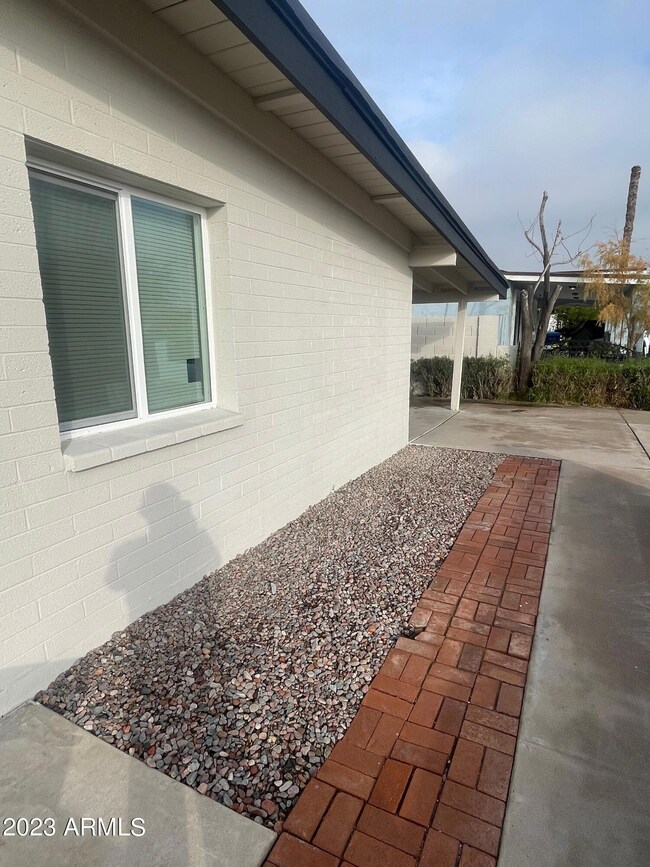 2332 N 48th Dr, Phoenix, AZ 85035 - photo 5