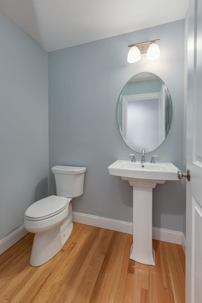 250 Standish Cir unit 187-10-5, Litchfield, NH 03052 - photo 5