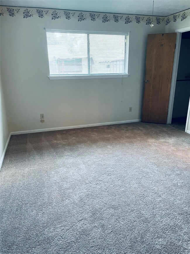 7331 Woodland Dr W, Houston, TX 77040 - photo 4