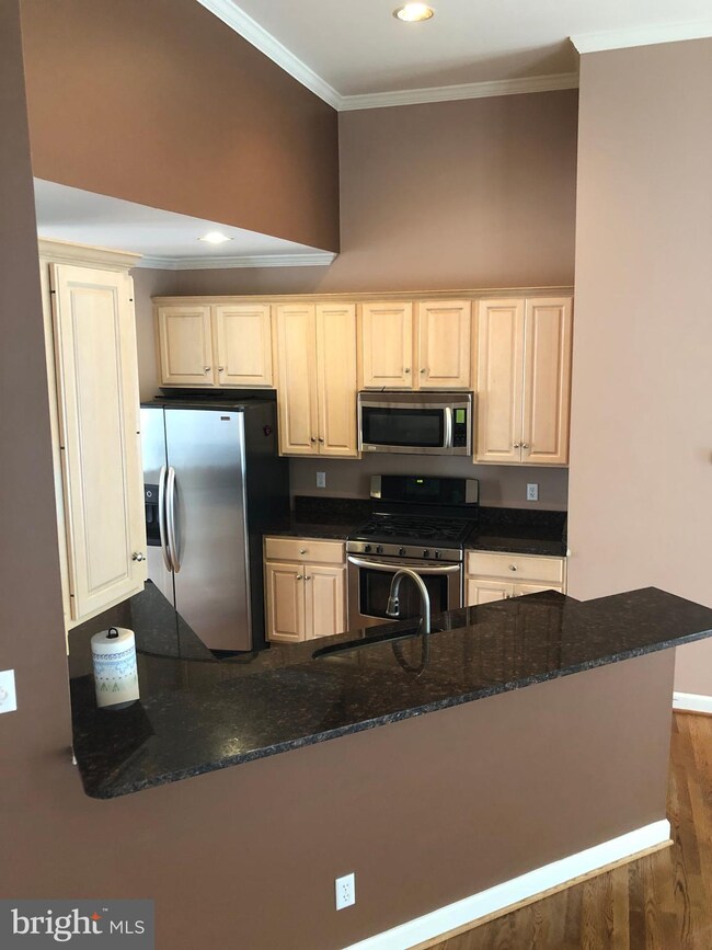 4020 Dogberry Ln, Fairfax, VA 22033 - photo 3