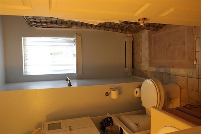 2nd floor full bath