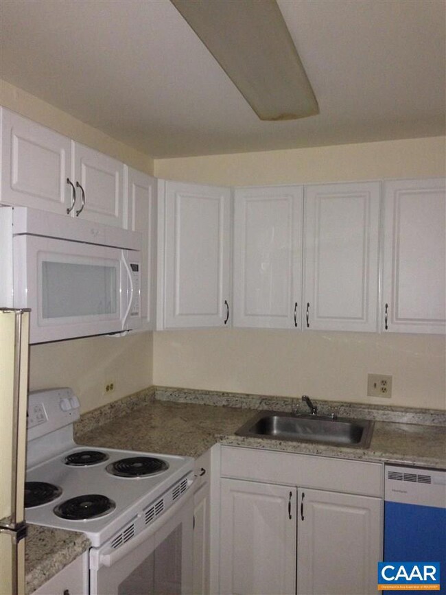 1215 Wertland St unit C23, Charlottesville, VA 22903 - photo 3
