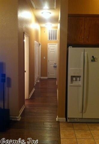 hallway, 10 ft ceilings, handscraped hardwood