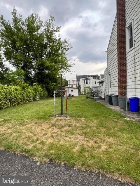 211 N 3rd St, Saint Clair, PA 17970 - photo 3