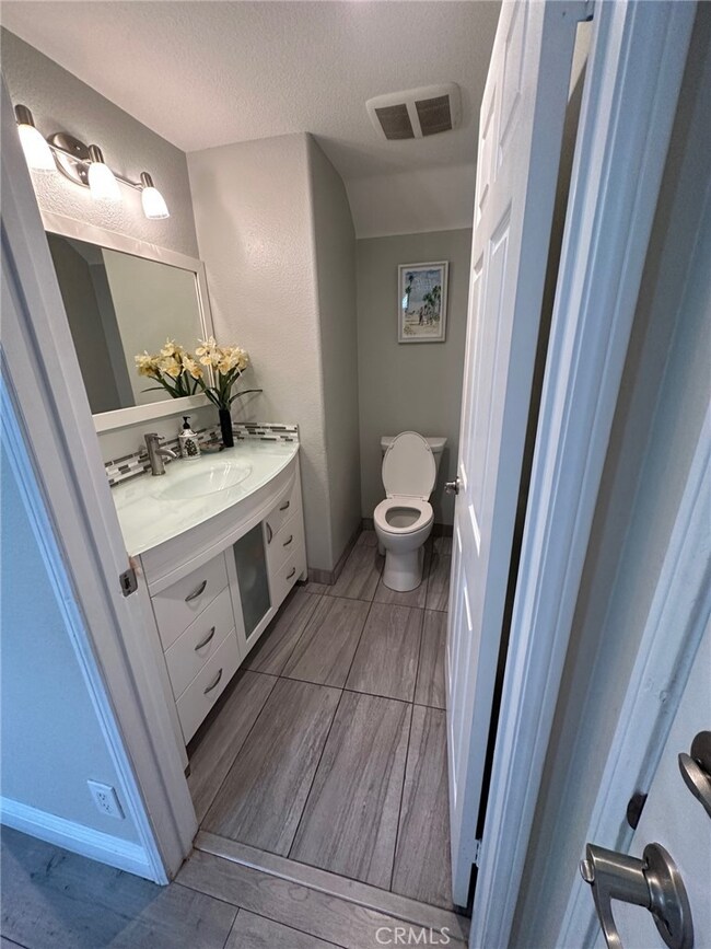 19017 Gault St unit 106, Reseda, CA 91335 - photo 6