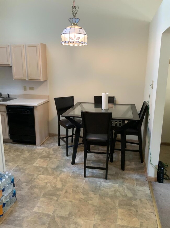 8936 Price Cir, Highland, IN 46322 - photo 5