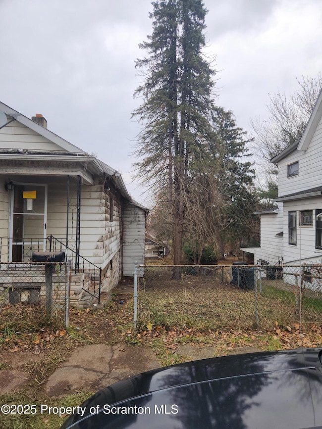 819 Brook St, Scranton, PA 18505 - photo 2