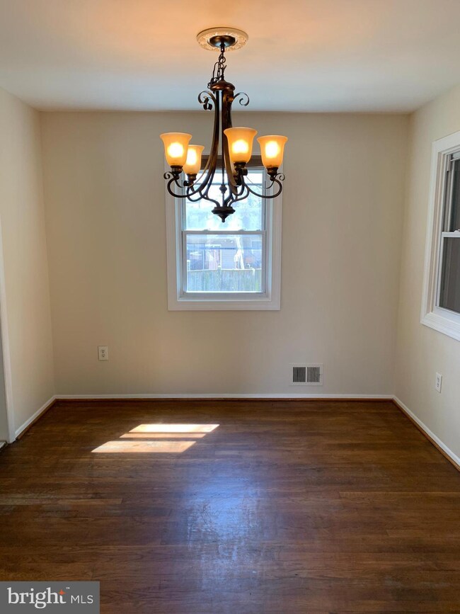 10013 Dubarry St, Glenn Dale, MD 20769 - photo 3