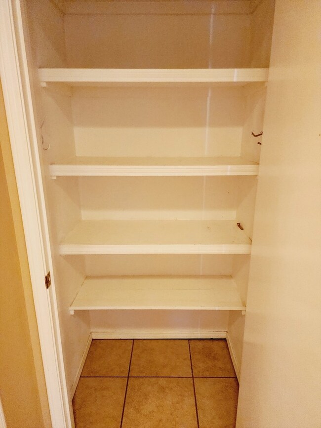 5221 Fairway Dr, San Angelo, TX 76904 - photo 3