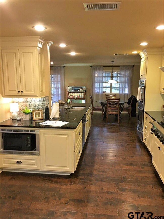 708 708 Barclay, Tyler, TX 75703 - photo 7