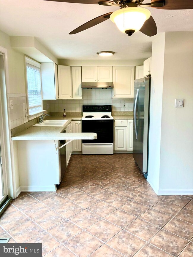 11494 Brundidge Terrace, Germantown, MD 20876 - photo 7